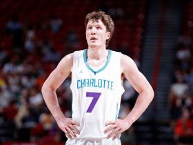 包含夏洛特黄蜂迎德甲关键赛，今晚更衣室发声，赛场秩序良好，更衣室氛围转暖的词条